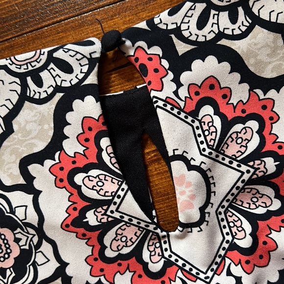 Liz Claiborne slinky stretch 3/4 sleeve keyhole neckline midi - Picture 3 of 5